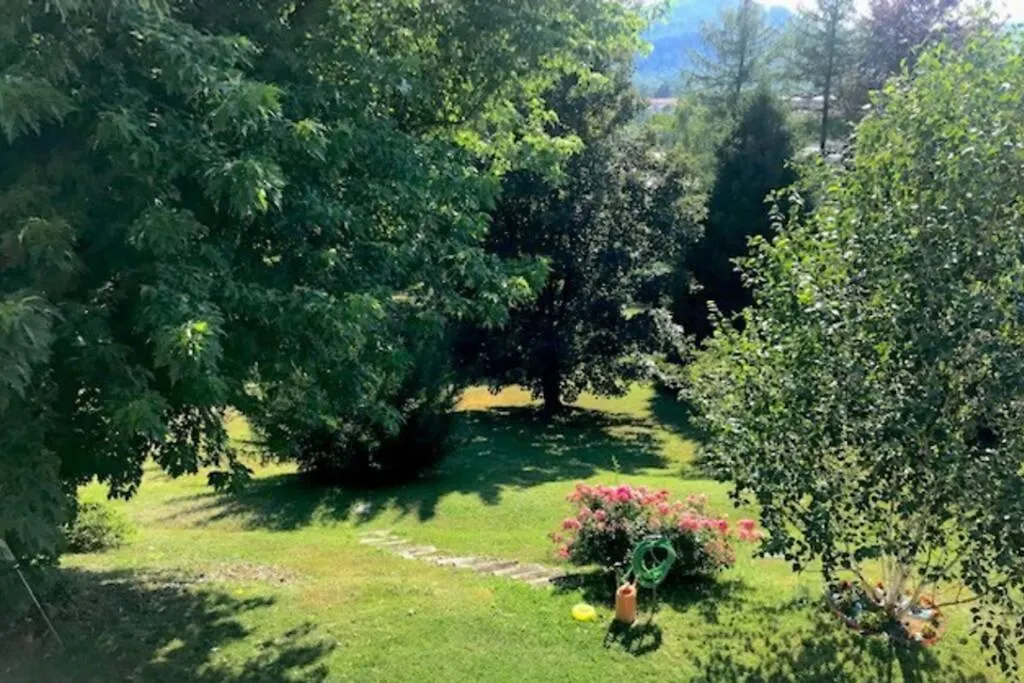 Como, Accogliente Mansarda Nel Verde Le Balze Apartment Tavernerio Italy